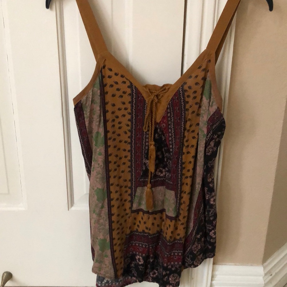 Fashion on Earth camisole style top.
